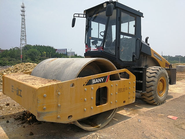 二手三一 SSR220AC-8 road roller No. 24523-28